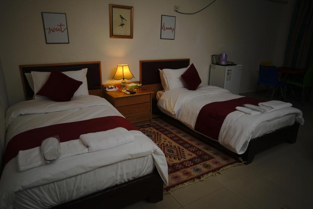 Petra Home Hotel Wadi Musa Exterior foto